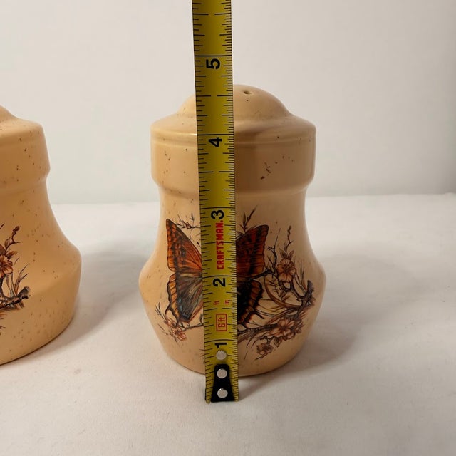 Vintage Mid-Century Modern Butterfly Ceramic Salt and Pepper Shakers Set Floral Yellow Cottage For Sale - Image 6 of 10
