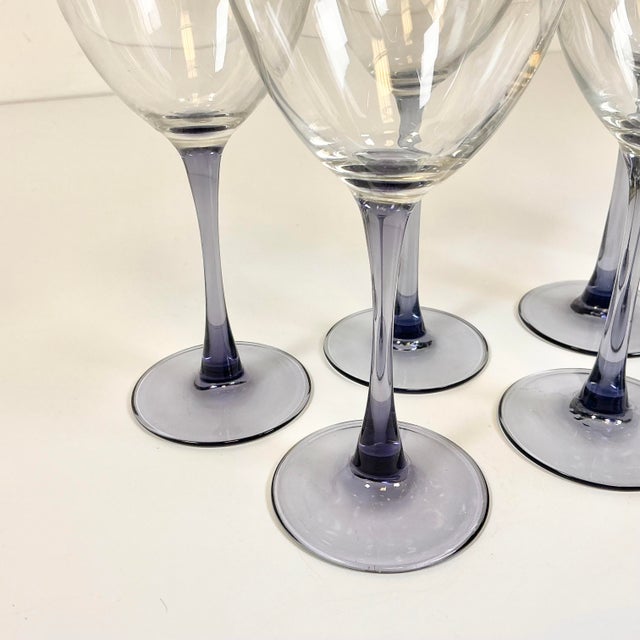 1970s Vintage Hollywood Regency Chippendale Lavender Cut to Clear Wine Glasses - Set of 8. For Sale - Image 6 of 10
