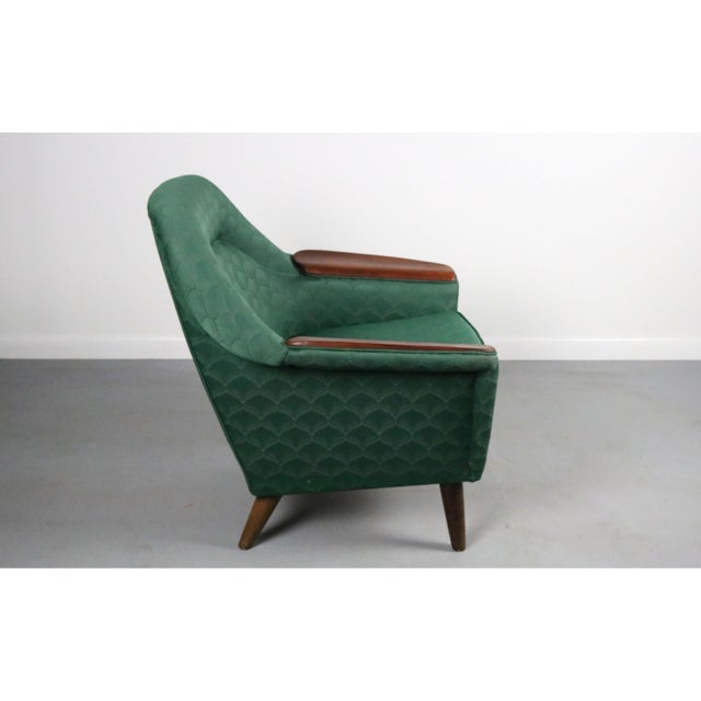 Mid-Century Modern Danish Modern Lounge Chair with Walnut Arm Detail For Sale - Image 3 of 7