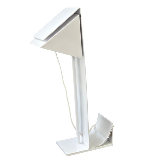 Vintage Table Lamp in White Lacquered Bent Metal, 1970s For Sale