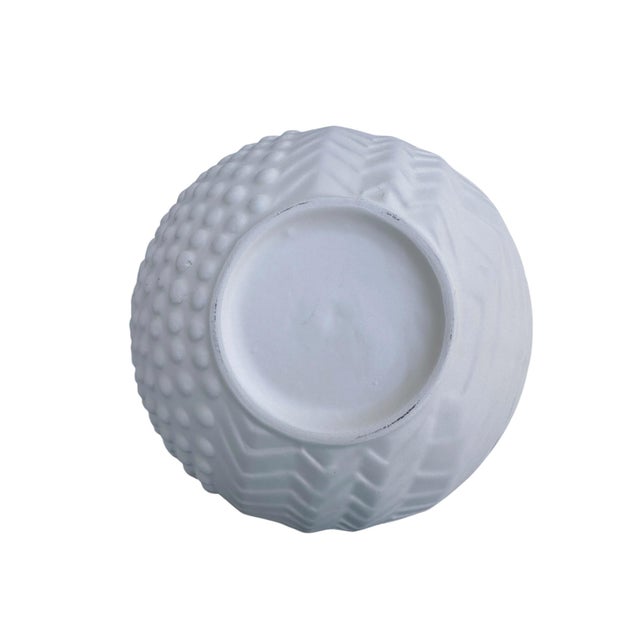1970s White Space Age Vase attributed to Enzo Bioli for Il Picchio, Italy, 1970s For Sale - Image 5 of 6