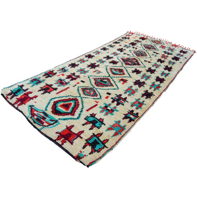 Moroccan Mid 20th Century Vintage Moroccan Rug - 8'10'' X 4'2'' For Sale - Image 3 of 11