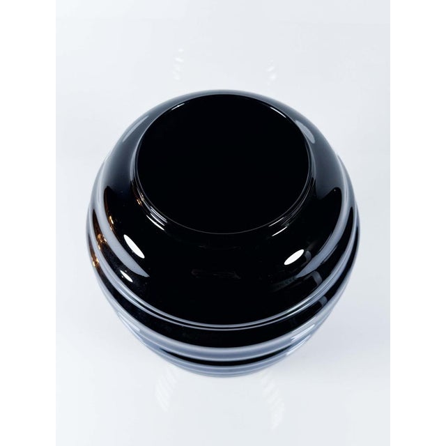 Bee Hive Opaline Onyx Vase from Cambridge Glass, 1970s For Sale - Image 4 of 5