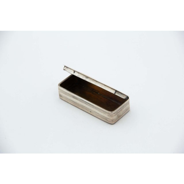 Rectangular Snuff Box with Scratched Patterns, in Good conditions. Designed 1920 to 1949