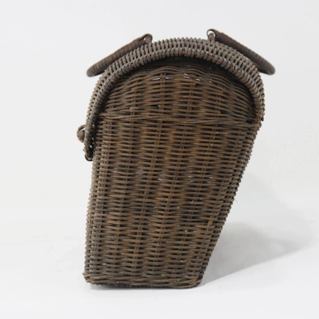 Vintage Woven Rattan Picnic Basket With Handle & Lid – Handwoven Storage & Décor For Sale In New York - Image 6 of 11