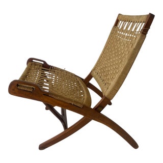 1960s Hans Wegner Style Indoor or Garden Rope and Walnut Folding Chair For Sale