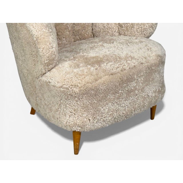 Finnish Modern, Shell Form Lounge Chairs, Beige Shearling, Wood, Finland, 1940s For Sale In New York - Image 6 of 11