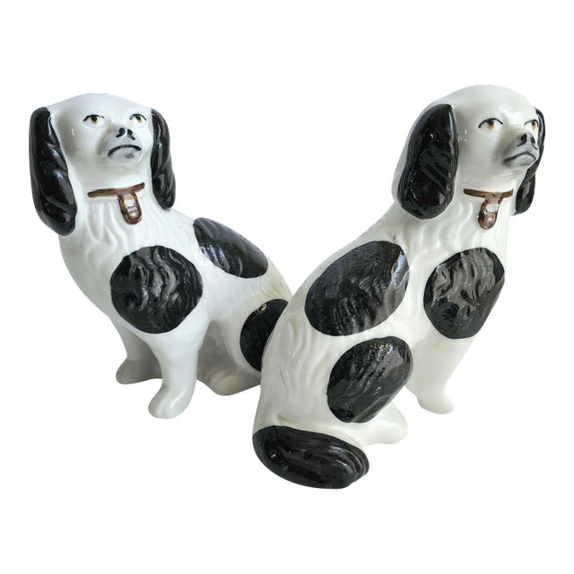 Vintage Chinoiserie Style Staffordshire Dog Statues Black & White - a Pair For Sale