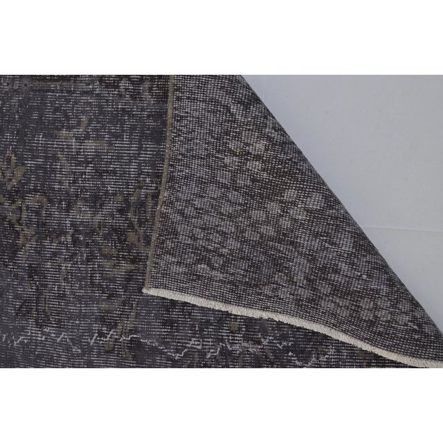 Turkish Vintage Distressed Turkish Oushak Rug in Charcoal Black, Slate Gray For Sale - Image 3 of 10