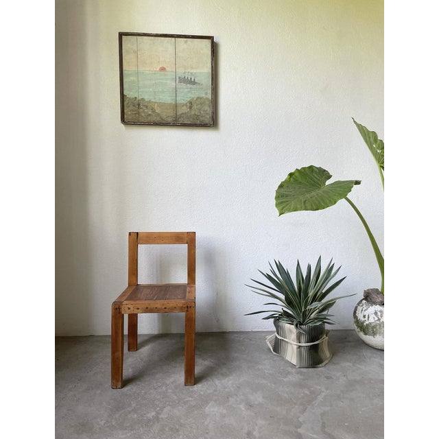 Old chair with a brutalist appearance, unique and handcrafted, in pine. We love its clean and very simplistic lines. Its...