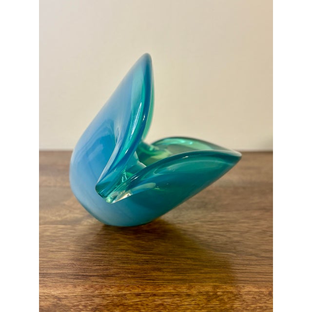 Vintage Rare Italian Murano 1970s Shell Clam Bowl Aqua Blue Opal For Sale - Image 4 of 9