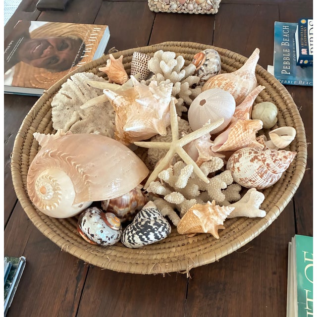 1970s Handmade Bahamian "Plait Lady" Large Basket, 23" Diameter For Sale - Image 4 of 5