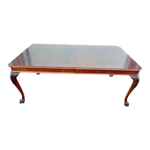 Late 20th Century Henredon Furniture Chippendale Style Flame Mahogany Extension Dining Table With 2 Leaves