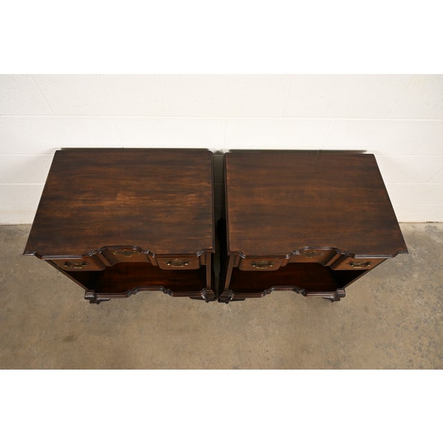 Kindel Furniture Georgian Solid Mahogany Block Front Nightstands, Pair For Sale - Image 14 of 18