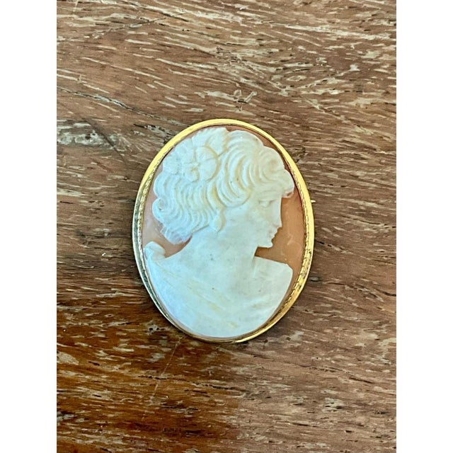 Vintage Victorian Carved Shell Cameo Pendant Brooch For Sale - Image 4 of 12