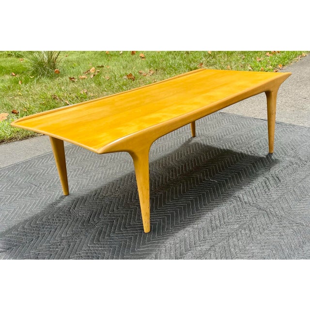 Offered is a midcentury modern Heywood Wakefield cocktail table. This is model M1580, only made by Heywood Wakefield from...