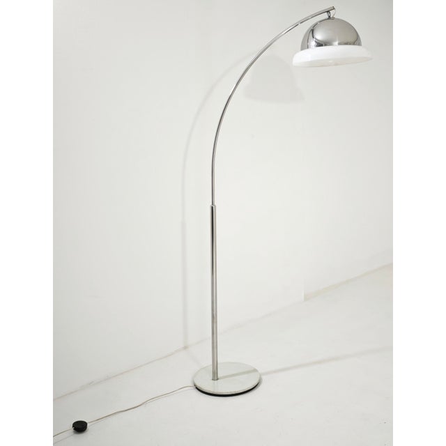 Mid-Century Modern Italian Chromed Brass and Acrylic Glass Arch Floor Lamp, 1970s For Sale - Image 4 of 18