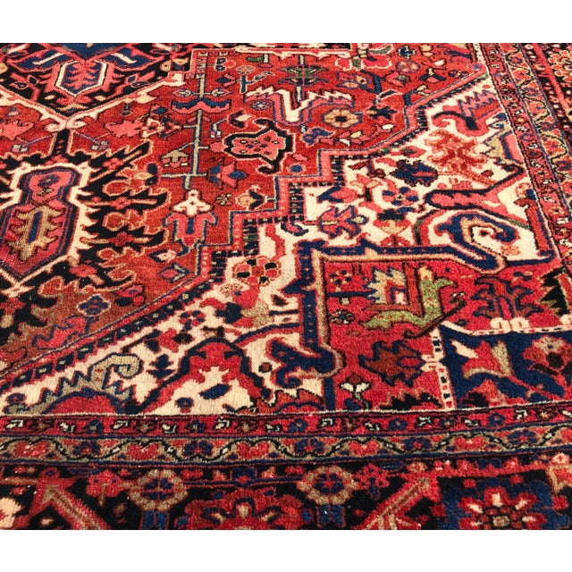1930s Vintage Design Geometric Heriz Rug- 9′9″ × 13′2″ For Sale - Image 11 of 13