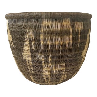 Vintage Handwoven Panamanian Wounaan-Embera Rainforest Coiled Basket For Sale