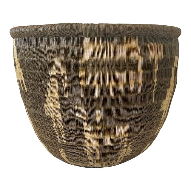 Vintage Handwoven Panamanian Wounaan-Embera Rainforest Coiled Basket For Sale