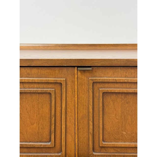 Brown Vintage Chest Broyhill Sculptra MCM Gentleman's Tallboy Three Drawer Cabinet Dresser For Sale - Image 8 of 18
