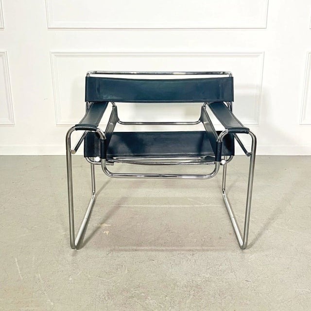 Bauhaus Mid 20th Century Bauhaus Design Chrome and Leather Wassily Chair For Sale - Image 3 of 9