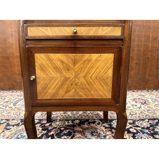 Brown English Nightstand with Books and Marqueterie, Set of 2 For Sale - Image 8 of 15