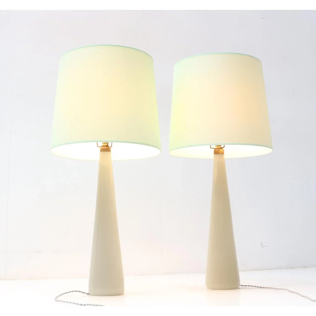 Mid-Century Modern Table Lamps in Opaline by Archimede Seguso Murano, 1970s, Set of 2 For Sale - Image 11 of 16