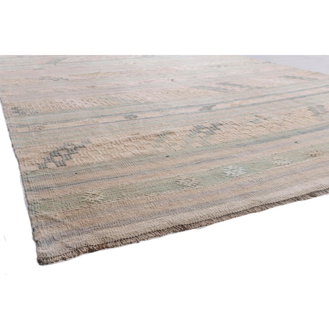 1940s Vintage Circa 1940 Tan Turkish Kilim Flatweave Rug 5ft 5in X 9ft 7in For Sale - Image 5 of 14