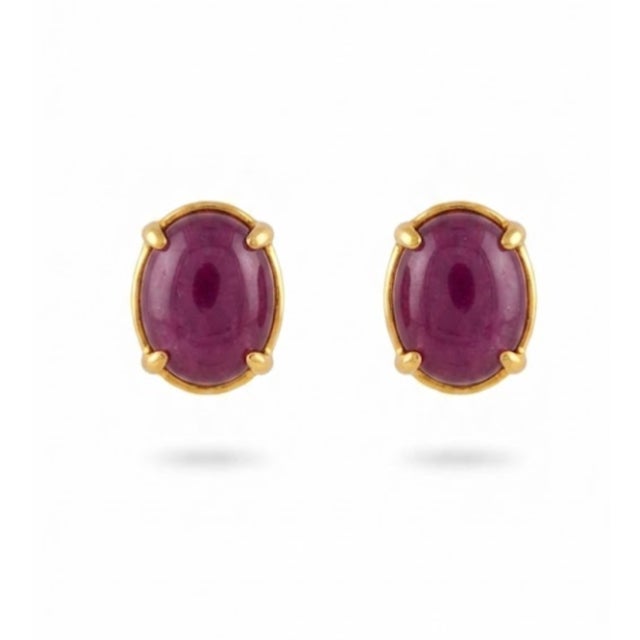 Modern Natural Ruby 10.15cts Earring in 18k Yellow Gold For Sale - Image 3 of 8