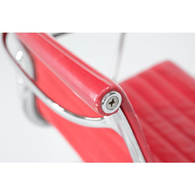 EA 108 Armchair in Red Leather by Charles Ray Eames for Vitra, USA, 1969 For Sale - Image 9 of 18