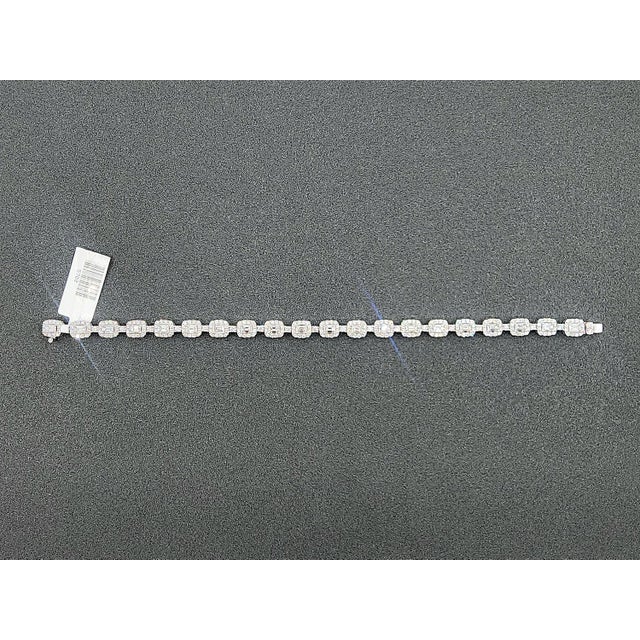 Metal 5.67 Ct Diamond Tennis Bracelet For Sale - Image 7 of 8