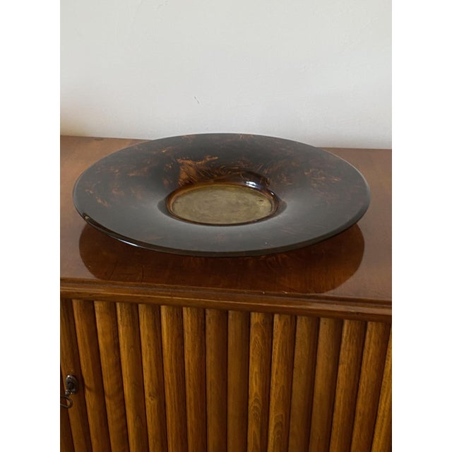 1970s Hollywood Regency Brass and Tortoiseshell Acrylic Glass Tray from Guzzini, Italy, 1970s For Sale - Image 5 of 18