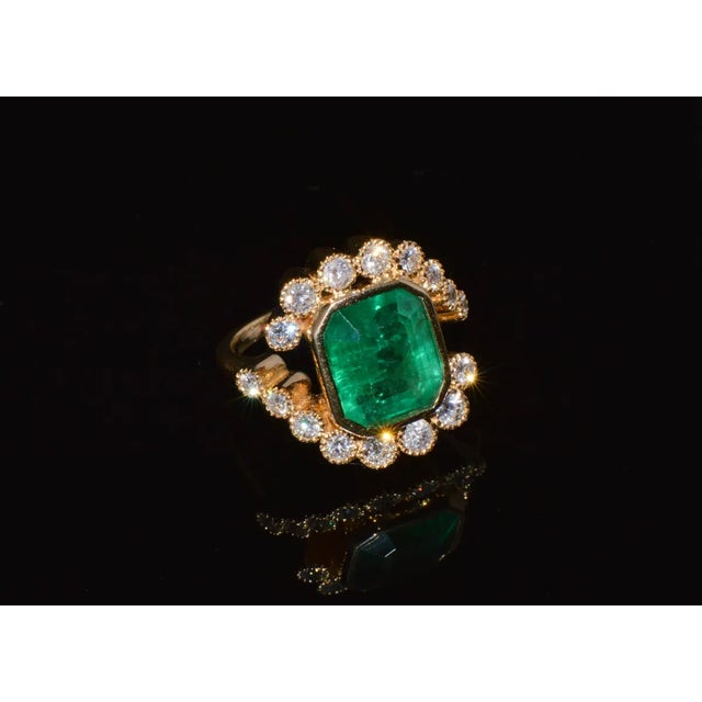 Emerald GIA Certified Natural 4.83CTS VS F Diamond Emerald 18K Solid Gold Bypass Ring, size 6.5 For Sale - Image 8 of 10