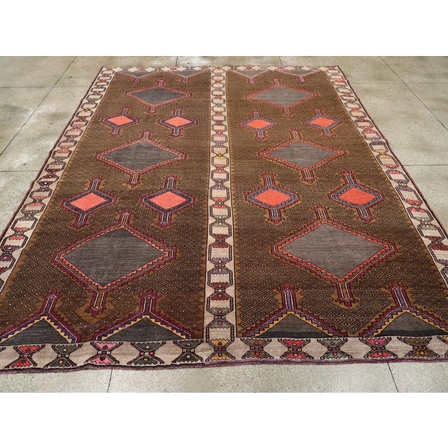 Galerie Shabab Collection Mid-20th Century Turkish Anatolian Room Size Carpet For Sale - Image 4 of 10