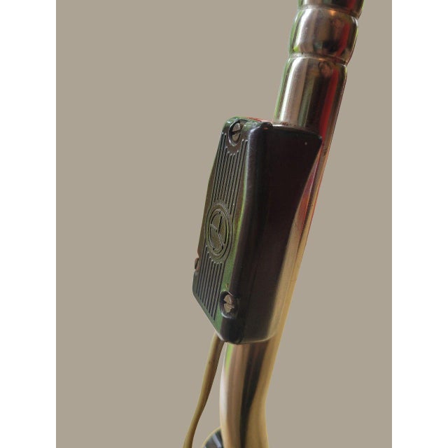 Bauhaus Table Lamp in Bakelite by Erik Kirkman Cole for Ekco, 1940s For Sale - Image 6 of 14