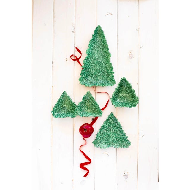 Kenneth Ludwig Chicago Lastra Holiday Figural Tree Platter from Kenneth Ludwig Chicago For Sale - Image 4 of 5