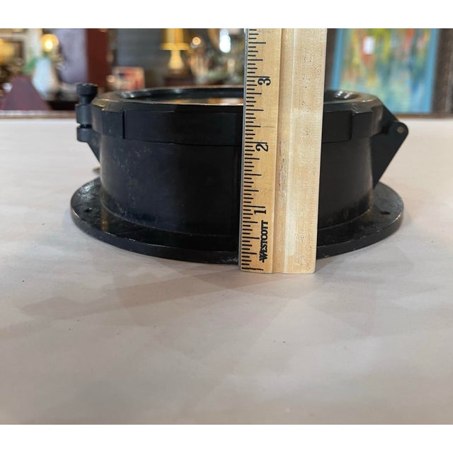 Authentic Wwii Chelsea Clock Co. u.s. Navy Deck Clock in Original Bakelite Case With Key For Sale - Image 10 of 10