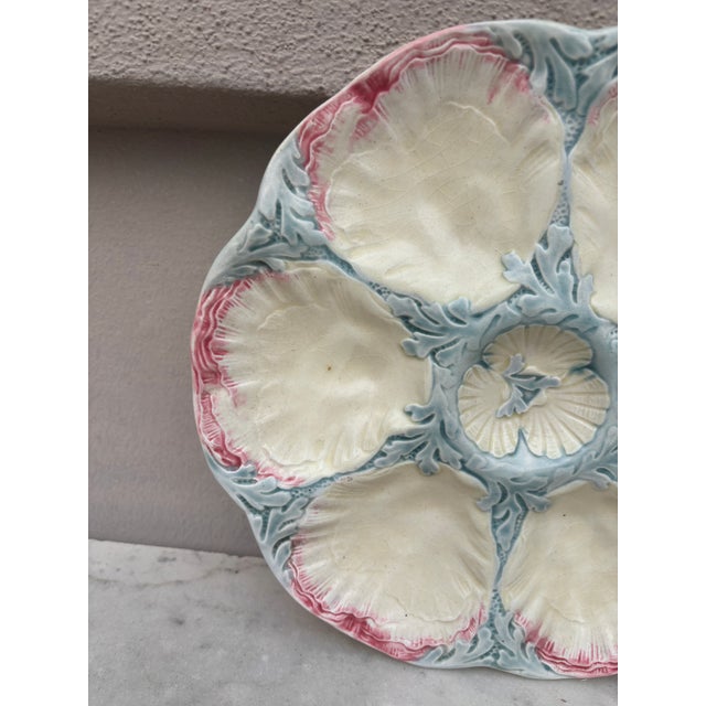 French 19th Century Majolica Pink & Blue Oyster Plate Gien For Sale - Image 3 of 4