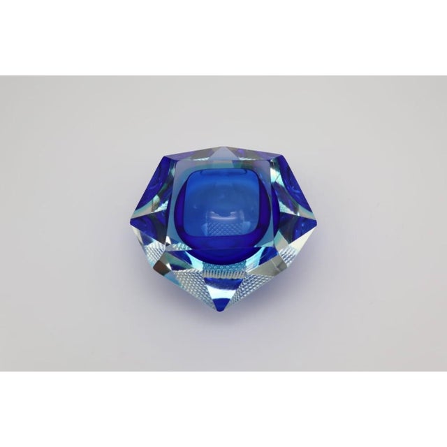 Mid-Century Modern Mid-Century Modern Murano Sommerso Faceted Glass Vide-Poche by Flavio Poli for Seguso, 1960s For Sale - Image 3 of 6