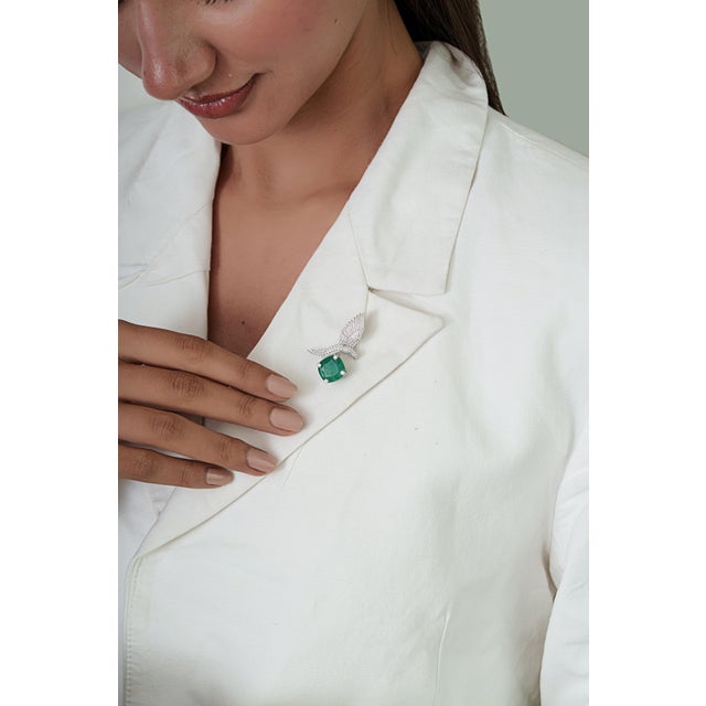 Nature-Inspired 6.59ct Cushion Emerald & Diamond Bird Brooch in 14k White Gold For Sale - Image 10 of 14
