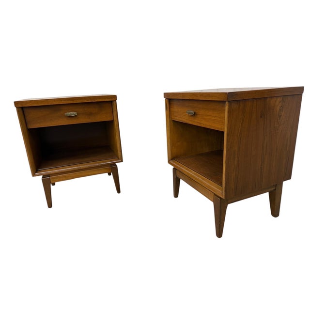 Mid-Century Modern Mid-Century Modern Walnut Nightstands - Set of 2 For Sale - Image 3 of 9