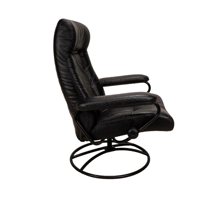 1980s Vintage Ekornes Stressless Black Leather Recliner & Ottoman Made in Norway For Sale - Image 13 of 16