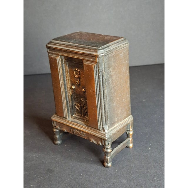 1930s Antique Arcade Cast Iron Majestic Radio Still Bank 1930 Grigsby-Grunow W/ Box For Sale - Image 5 of 18
