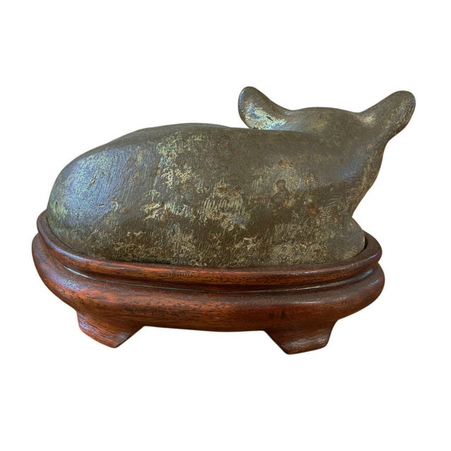 1900 - 1909 Old Bronze Chinoiserie Han Style Recumbent Kitten Sculpture on Wood Stand For Sale - Image 5 of 8