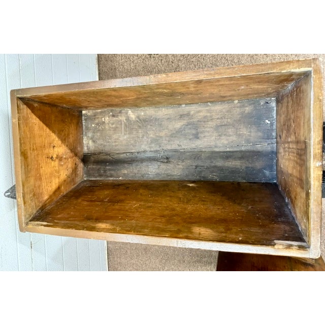 Nice 19th Century Dovetailed Pine Dough Box on Turned Legs With Cover For Sale - Image 10 of 11