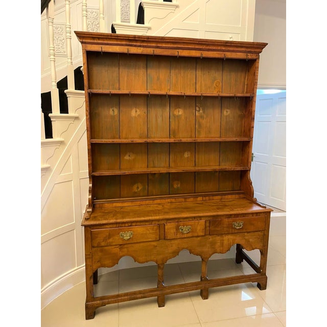 Wood American George III Maple Wood Dresser and Rack, 1740s For Sale - Image 7 of 16