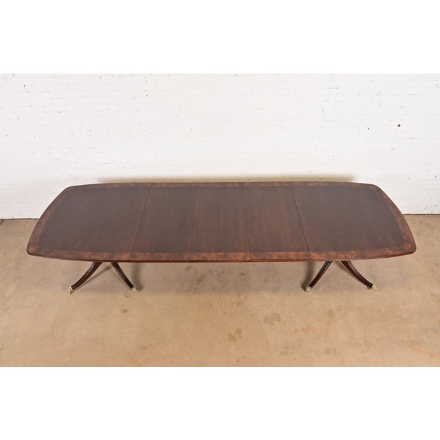 1980s John Widdicomb Georgian Banded Mahogany Double Pedestal Extension Dining Table, Newly Refinished For Sale - Image 5 of 14