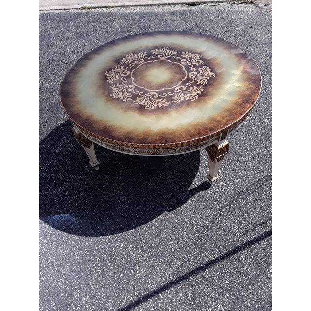 19th Century Round French Hand Painted Gilt Coffee Table with Glass Top For Sale - Image 11 of 13
