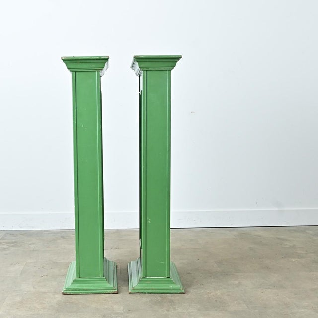 Early 20th Century Pair of French Narrow Painted Paneled Pedestals For Sale In Baton Rouge - Image 6 of 11